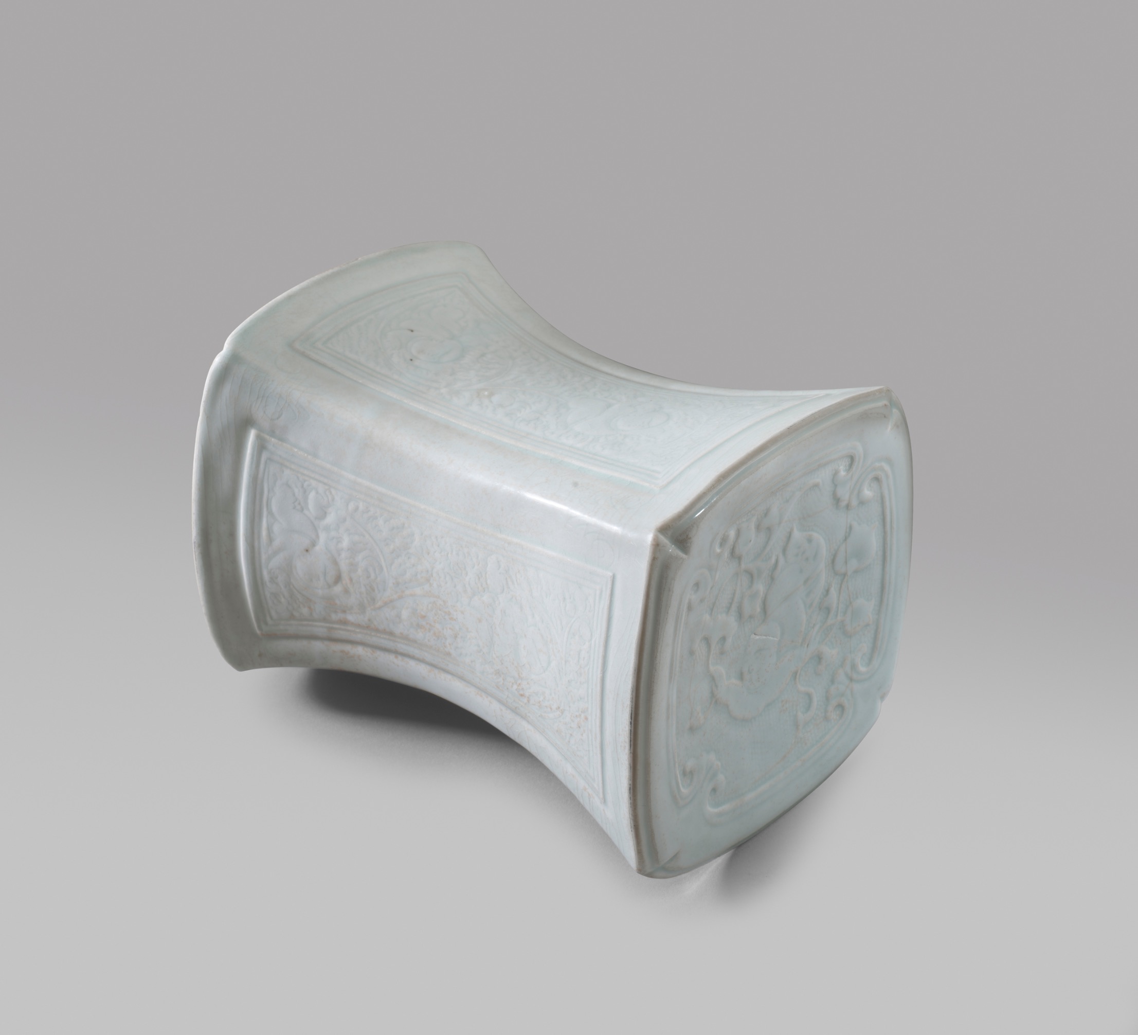 A carved rectangular Qingbai 'boys' pillow (Northern Song Dynasty, 970-1127)